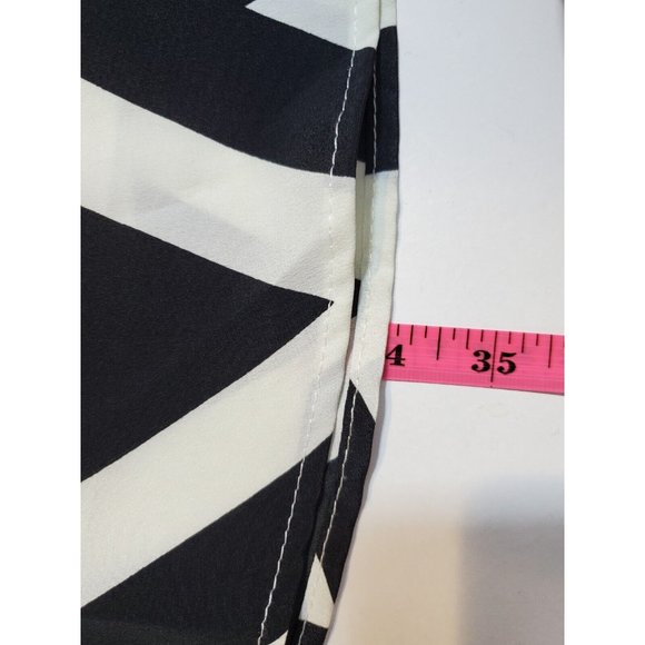 Everly Black & White Geometric Zig Zag Design Quarter Sleeve Mini Dress Sz L - Picture 8 of 8